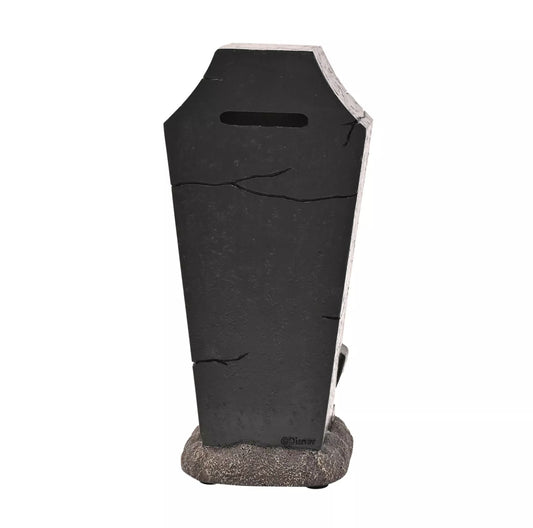 Spaarpot in de vorm van een doodskist uit The Nightmare Before Christmas, met Jack Skellington en sleuf aan de bovenkant voor munt- en papiergeld.