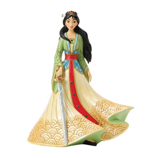 Disney Traditions Mulan Deluxe beeld van Jim Shore, handbeschilderd Disney Princess verzamelbeeld van Mulan met elegante details en krachtige uitstraling.