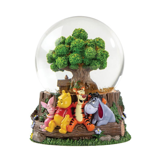 Winnie de Poeh Disney Showcase Collection 100th Anniversary beeldje met feestelijke bal – officieel Disney verzamelobject.