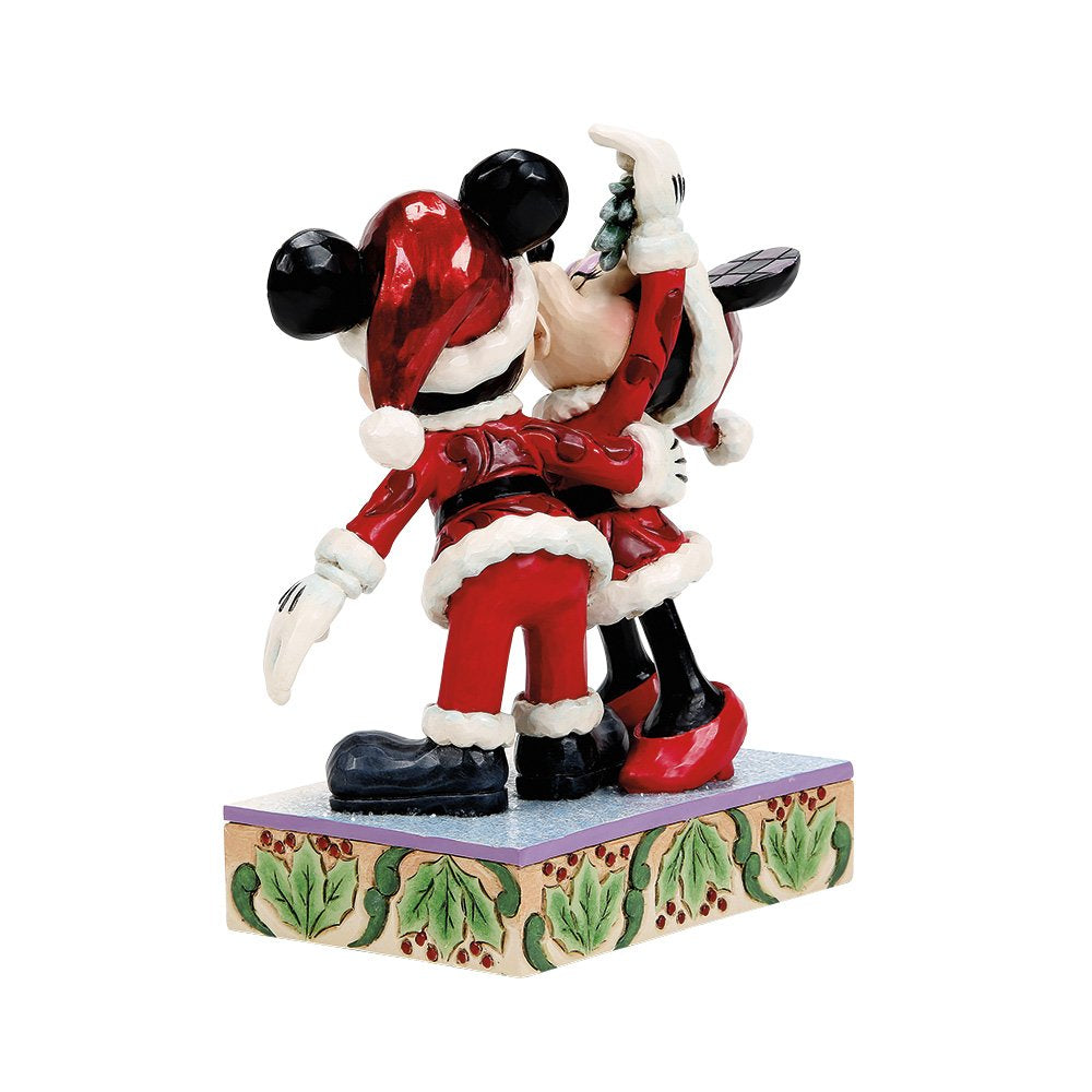 Dit charmante Disney Traditions beeldje Mickey & Minnie – Mistletoe Moments combineert Disney-magie met hoogwaardige handgeschilderde details van Jim Shore. Ideaal als hartverwarmend cadeau of als waardevolle aanvulling op elke Disney-collectie.