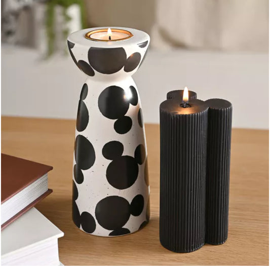 Moderne Disney Mickey Shapes Theelichthouder, onderdeel van de officieel gelicenseerde collectie, met herkenbare Mickey Mouse-silhouetten, ideaal voor Disney-superfans.