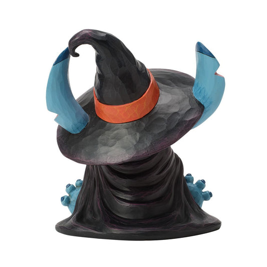 Dit unieke Disney Traditions Witchy Stitch beeldje is een must-have voor liefhebbers van Disney en Halloween. De charmante heksenoutfit, de lachende pompoen en de handgeschilderde details geven het beeldje een speelse en warme uitstraling.
Dankzij het ontwerp van Jim Shore staat dit verzamelstuk garant voor kwaliteit, vakmanschap en karakter. Perfect om cadeau te geven of om zelf het hele jaar door van te genieten.