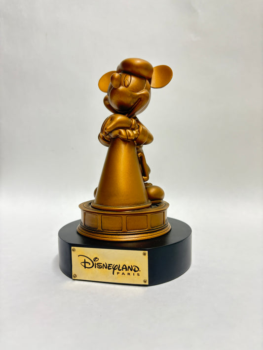 Gedetailleerde close-up van de Mickey Mouse beeldengroep uit het Walt Disney Studios Park.