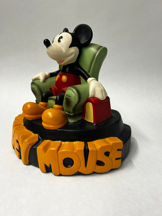 Vintage Mickey Mouse op stoel - Started With The Mouse
