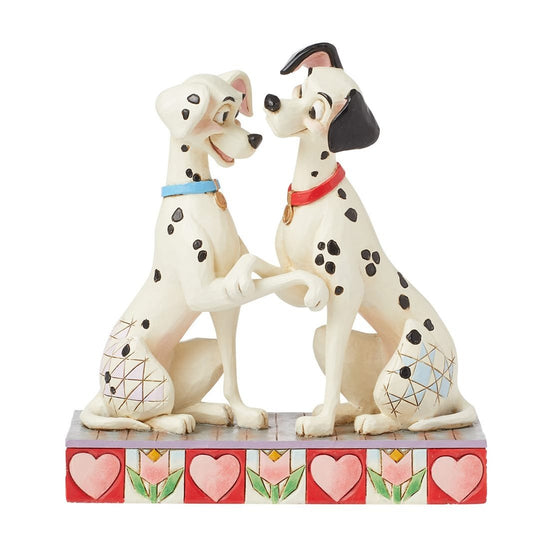 Disney Traditions Pongo & Perdita beeld van Jim Shore, handbeschilderd verzamelbeeld van de geliefde dalmatiërs uit Disney's 101 Dalmatiërs.
