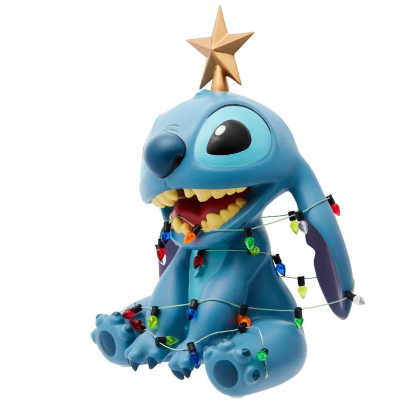 Op zoek naar een uniek kerstcadeau? Dit Disney Christmas Stitch figuur is een echte blikvanger. Met zijn vrolijke kerstlichtjes en gedetailleerde afwerking is Stitch het perfecte cadeau voor Disney-liefhebbers, verzamelaars en iedereen die van een magische kerst houdt.